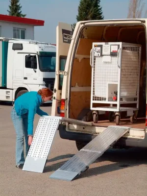ALTEC 845308 Klappbare Verladeschiene aus Aluminium, Länge 3025 mm, Länge eingeklappt 1515 mm, Breite 400 mm, Traglast 590 kg/Paar, Preis je Paar Geprüft