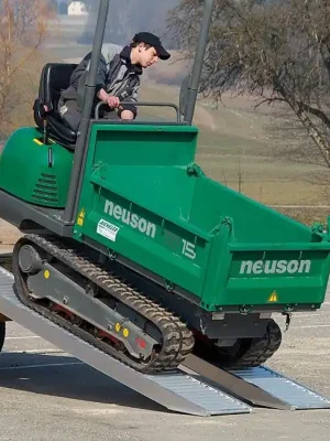 Jetzt Bestellen ALTEC 845181 Alu-Verladeschienen, für luftbereifte Fahrzeuge, mit Schutzrand, Traglast 2150 kg/Paar, LxB 1980x305 mm, Preis je Paar